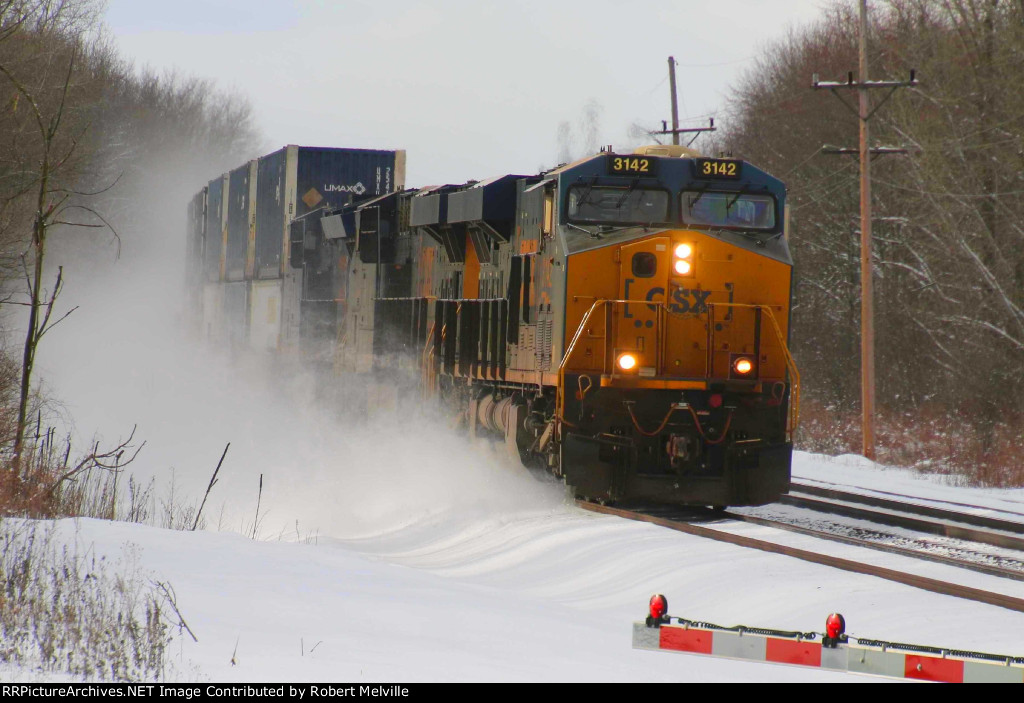 CSX 3142 approaching King Rd